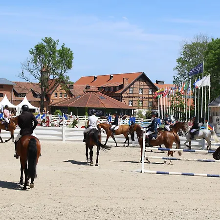 Resort Powozownia 3*