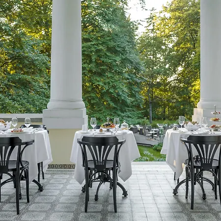 Powozownia Resort 3*